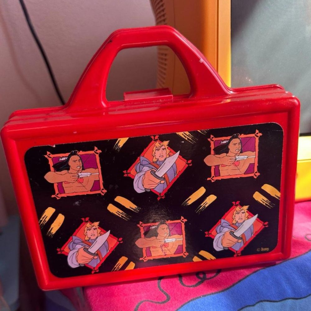 POCAHONTAS RED LUNCH/PENCIL BOX